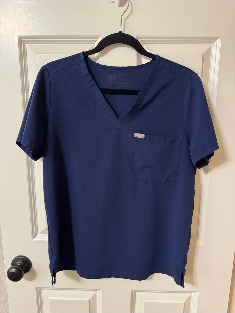 Figs Women’s V-Neck Scrub Top - Navy Blue